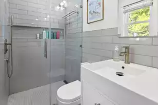 810 McCants Dr, Mount Pleasant, SC 29464 - Photo 32