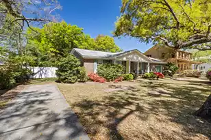 810 McCants Dr, Mount Pleasant, SC 29464 - Photo 2