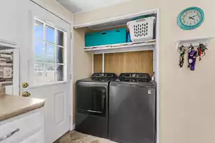 395 Embassy Dr, Summerville, SC 29483 - Photo 18