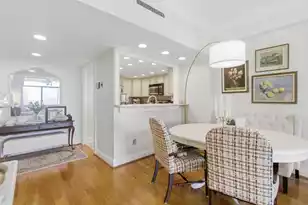 14 Lockwood Dr #9J, Charleston, SC 29401 - Photo 4