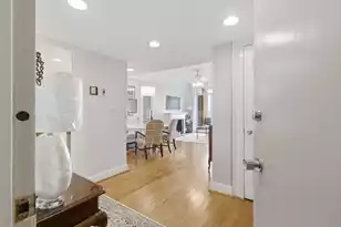 14 Lockwood Dr #9J, Charleston, SC 29401 - Photo 2