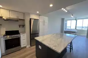 14 Lockwood Dr, Charleston, SC 29401 - Photo 4