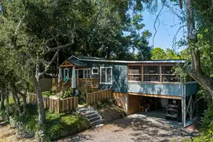 212 Hudson Ave E, Folly Beach, SC 29439 - Photo 6