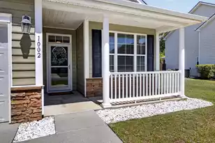 1002 Bridlewood Farms Pkwy, Ridgeville, SC 29472 - Photo 4