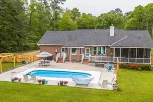 106 Lee St, Summerville, SC 29485 - Photo 2