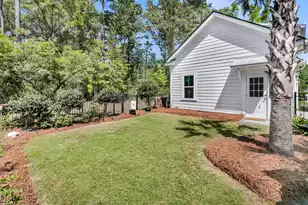 3889 Maidstone Dr, Mount Pleasant, SC 29466 - Photo 10