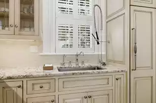 7 Legare St, Charleston, SC 29401 - Photo 16