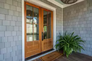 924 Pitt St, Mount Pleasant, SC 29464 - Photo 2