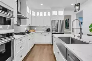 239 Fairchild St, Charleston, SC 29492 - Photo 8