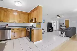 1084 Honeysuckle Ln, Charleston, SC 29412 - Photo 14