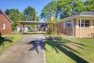 1084 Honeysuckle Ln, Charleston, SC 29412 - Photo 2