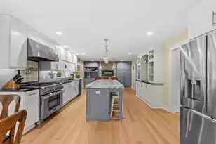 1088 Deleisseline Blvd, Mount Pleasant, SC 29464 - Photo 10