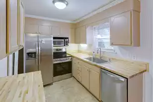 415 Parkdale Dr, Charleston, SC 29414 - Photo 4
