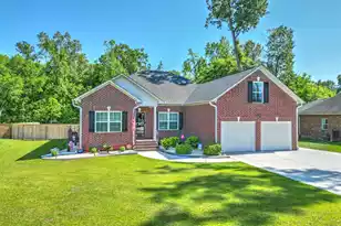 5547 Cres View Dr, North Charleston, SC 29420 - Photo 2