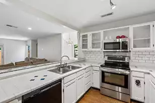 307 Mallard Ct, Mount Pleasant, SC 29464 - Photo 10