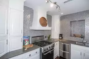 31 Wentworth St, Charleston, SC 29401 - Photo 10