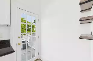 180 Broad St, Charleston, SC 29401 - Photo 10