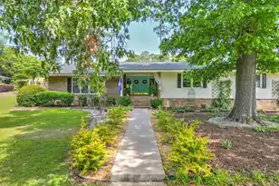 127 Cooper Cir, Santee, SC 29142 - Photo 2