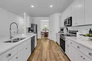 651 Spark St, Mount Pleasant, SC 29464 - Photo 10