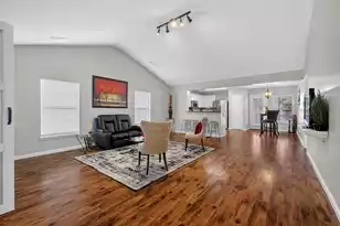5109 Morrow Ln, Summerville, SC 29485 - Photo 4