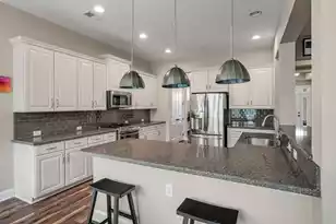 1466 Hollenberg Ln, Mount Pleasant, SC 29466 - Photo 10