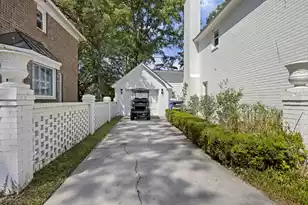 991 Governors Rd, Mount Pleasant, SC 29464 - Photo 2