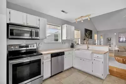 470 Cessna Avenue, Charleston, SC 29401 - Photo 8