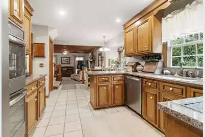 1011 Harbortowne Road, Charleston, SC 29412 - Photo 12