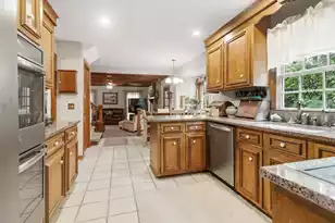 1011 Harbortowne Rd, Charleston, SC 29412 - Photo 12