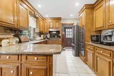 1011 Harbortowne Road, Charleston, SC 29412 - Photo 10