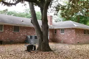 742 Condon Dr, Charleston, SC 29412 - Photo 2