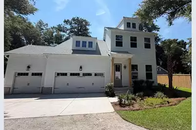 295 Coleman Boulevard W, Mount Pleasant, SC 29464 - Photo 1