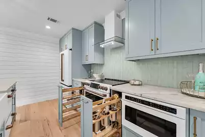 1481 Center Street Extension #204, Mount Pleasant, SC 29464 - Photo 32