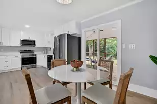 813 Brigantine Dr, Charleston, SC 29412 - Photo 10