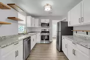 1903 Grayson St, North Charleston, SC 29405 - Photo 6
