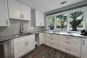 1520 Lorenzo St, Mount Pleasant, SC 29464 - Photo 4