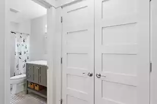 68 Poplar St, Charleston, SC 29403 - Photo 18