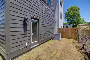 2009 Arbutus Ave, Charleston, SC 29405 - Photo 4