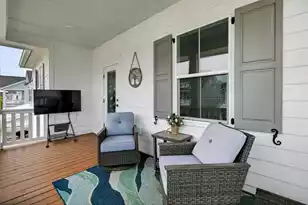 1823 Agate Bay Dr, Mount Pleasant, SC 29466 - Photo 10
