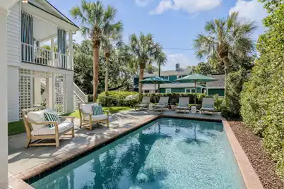 207 Pitt Street, Mount Pleasant, SC 29464 - Photo 2