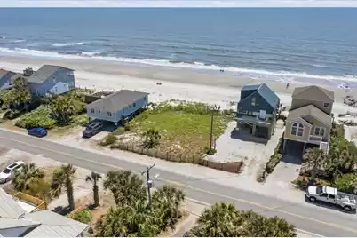 1567 Ashley Avenue E, Folly Beach, SC 29439 - Photo 32
