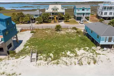 1567 Ashley Avenue E, Folly Beach, SC 29439 - Photo 6