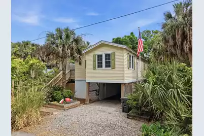 215 Hudson Avenue W, Folly Beach, SC 29439 - Photo 1