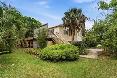 215 Hudson Avenue W, Folly Beach, SC 29439 - Photo 42