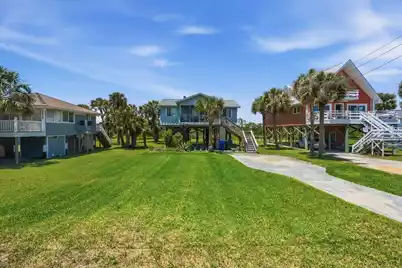 1726 Ashley Avenue E, Folly Beach, SC 29439 - Photo 8