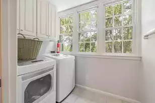 610 Hobcaw Bluff Dr, Mount Pleasant, SC 29464 - Photo 14