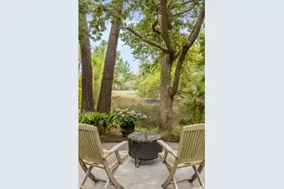610 Hobcaw Bluff Drive, Mount Pleasant, SC 29464 - Photo 24