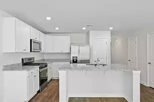 919 Long Blf Rd, Summerville, SC 29486 - Photo 4