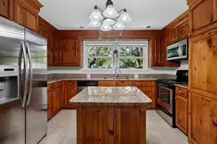 211 6th Ave, Mount Pleasant, SC 29464 - Photo 36