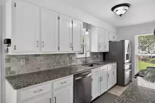 27 Westside Dr, Charleston, SC 29412 - Photo 12